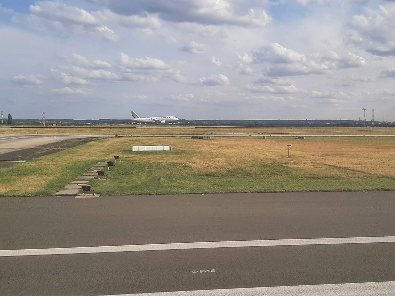 air france landing paris cdg