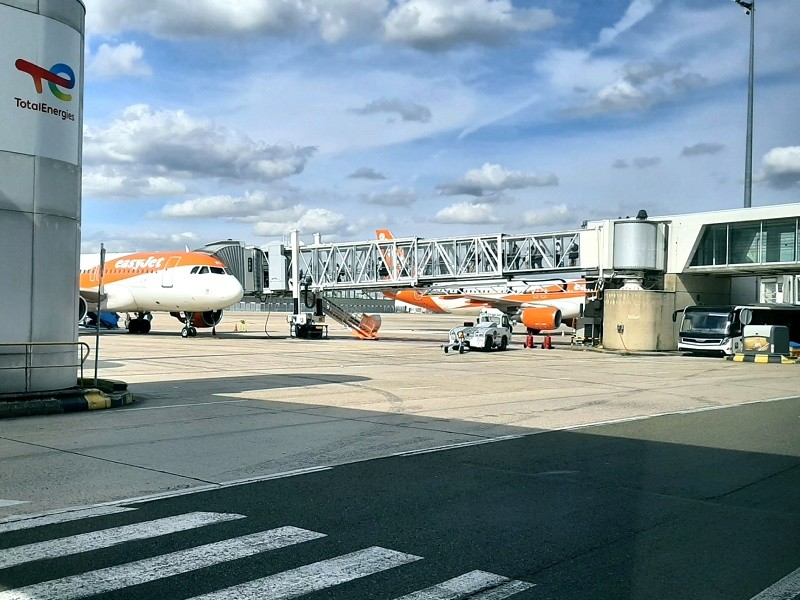 easyjet paris