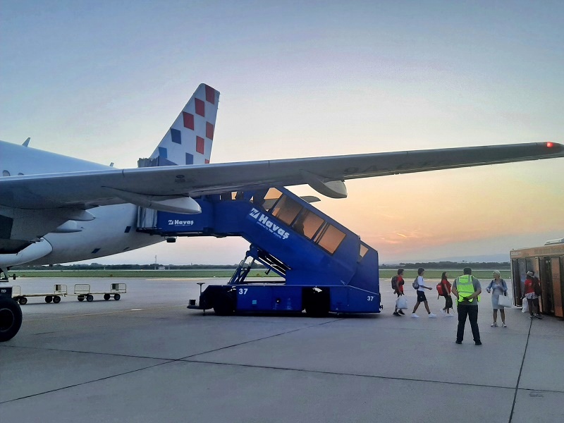 croatia airlines airbus a319 business class zagreb airport