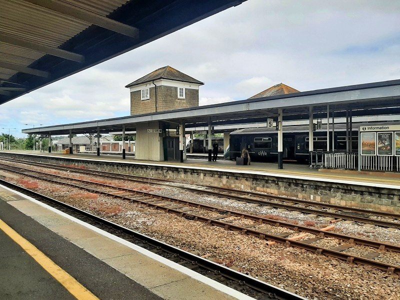 plymouth railway train station
