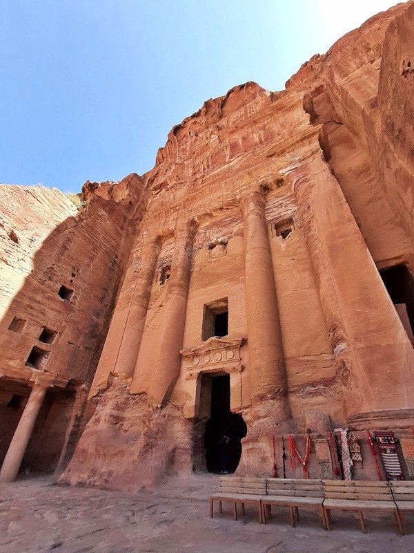 urn tomb petra