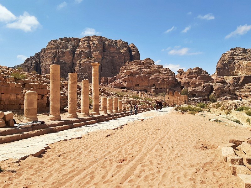 colonnaded street petra