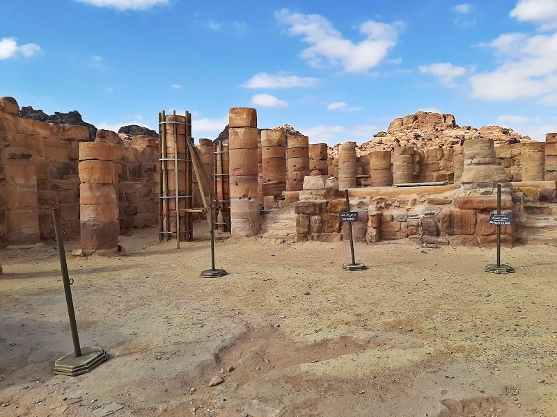 winged lion temple columns