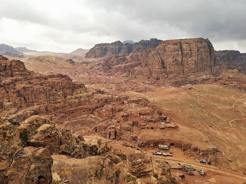 al-khubtha trail petra theatre view